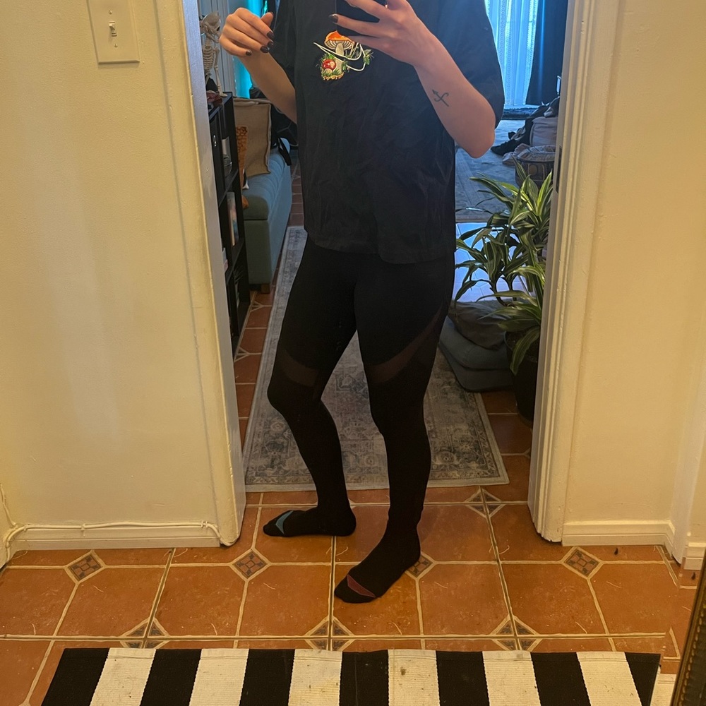 Fabletics Define Mid-rise moto black leggings